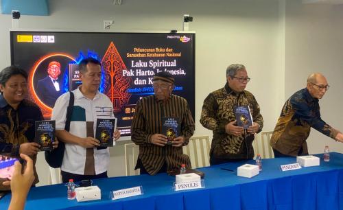 Cara Soeharto Tunjuk...