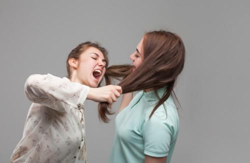 Viral! 2 Wanita Ribu...